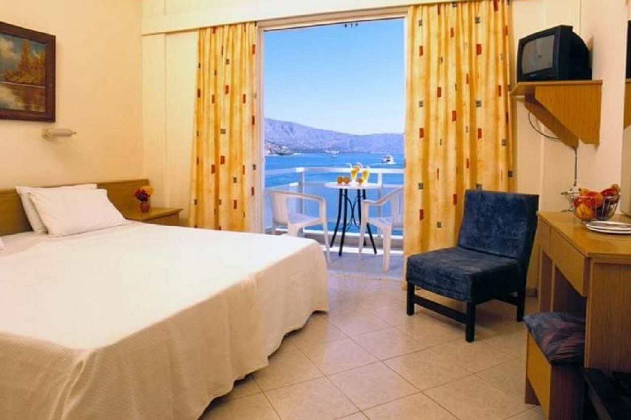 Aristea Hotel Элунда Экстерьер фото